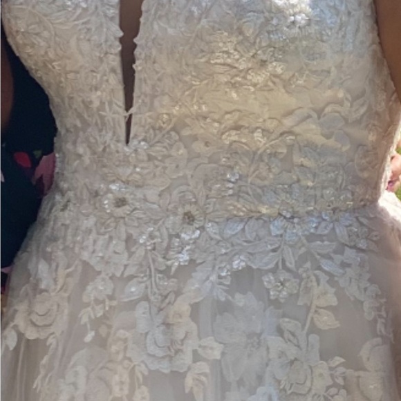 Stella York Wedding Dress - Picture 4 of 6